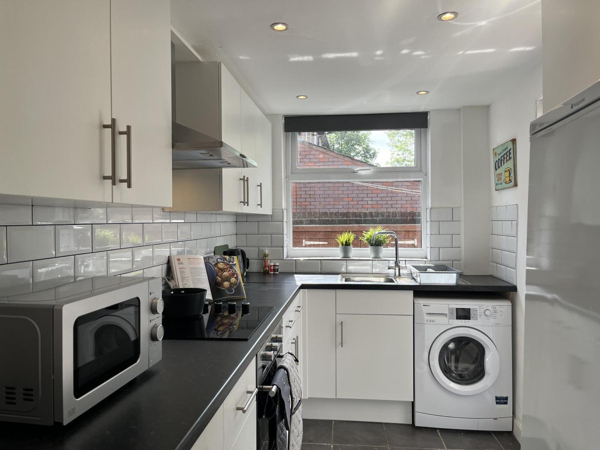 Modernised Central Wigan Townhouse Sleeps Up To 6 Esterno foto