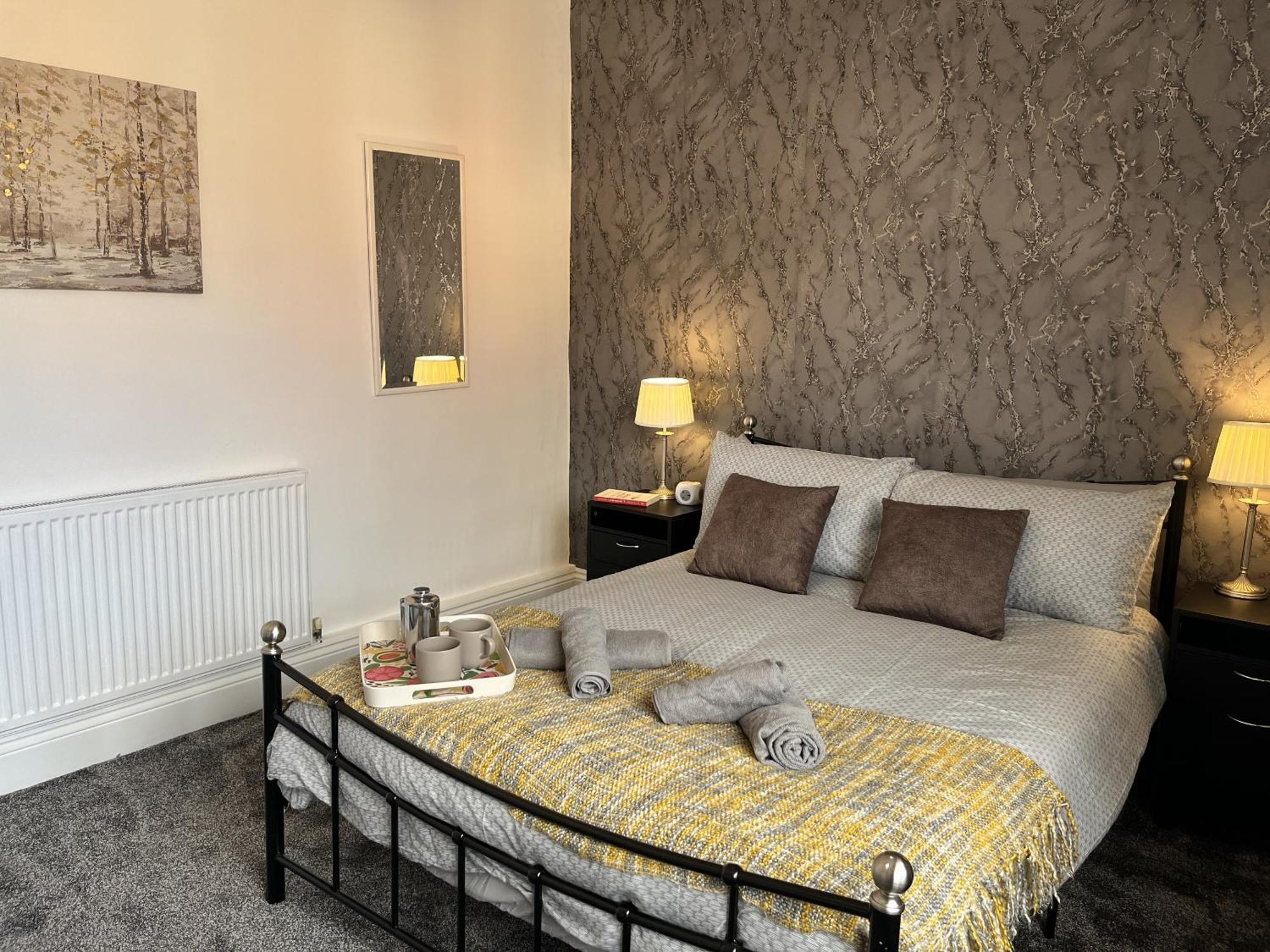 Modernised Central Wigan Townhouse Sleeps Up To 6 Esterno foto