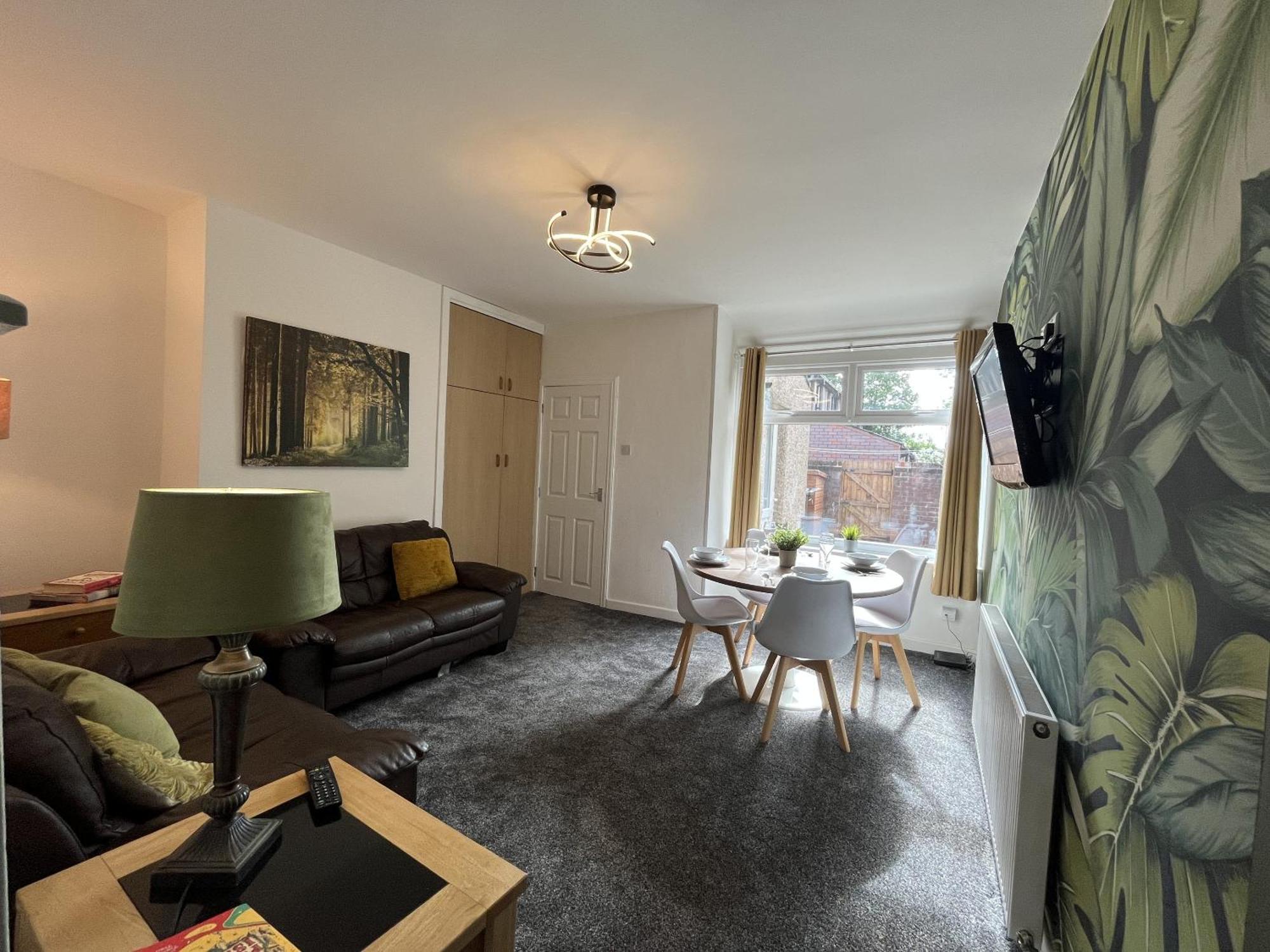 Modernised Central Wigan Townhouse Sleeps Up To 6 Esterno foto