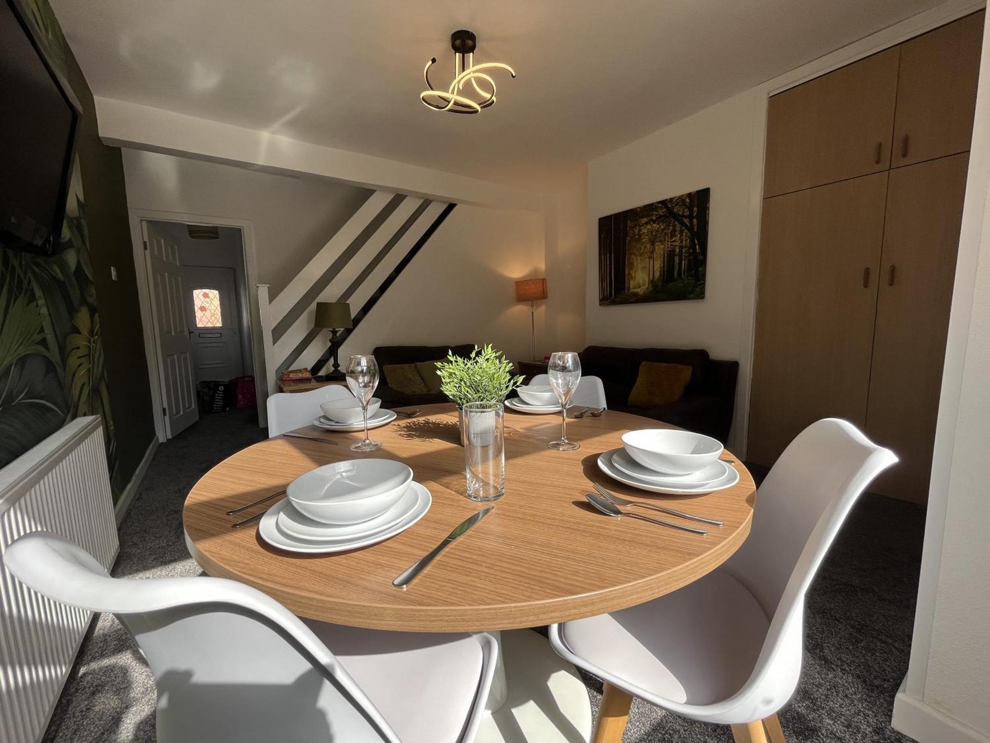 Modernised Central Wigan Townhouse Sleeps Up To 6 Esterno foto