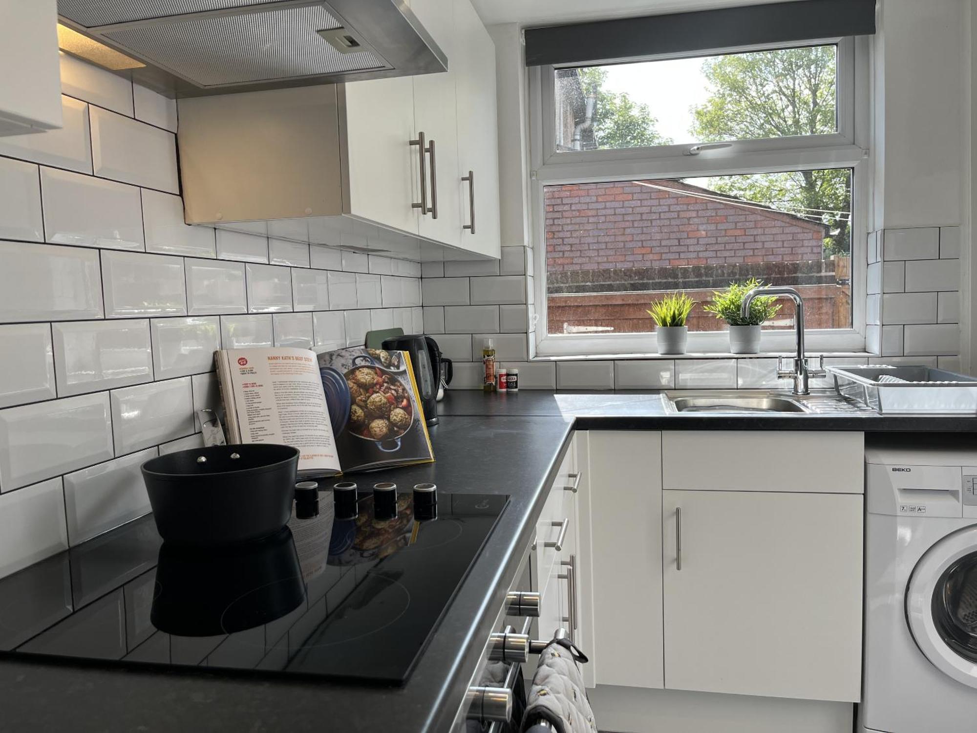 Modernised Central Wigan Townhouse Sleeps Up To 6 Esterno foto